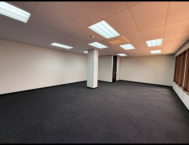 129M² OFFICE TO LET IN PARKTOWN